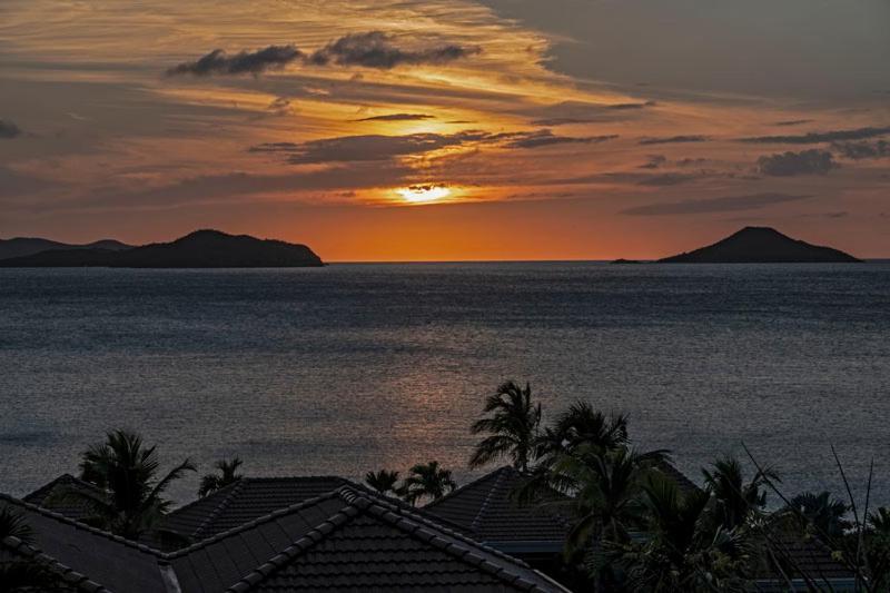 Villa Del Sole Spanish Town Exterior photo